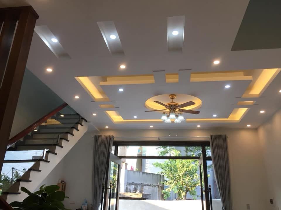 bán nhà 3 tầng . Phường chi lăng . Gần công an tỉnh gần trường sư phạm . Nhà với thiết kế hiện đại