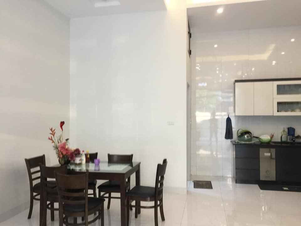bán nhà 3 tầng . Phường chi lăng . Gần công an tỉnh gần trường sư phạm . Nhà với thiết kế hiện đại