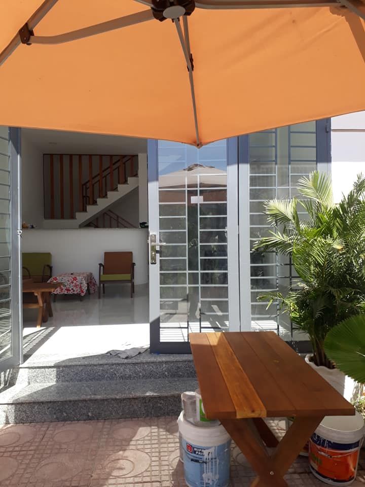 Cần bán căn nhà xã vĩnh trung 1 trệt một lầu diện tích diện 85,6 m2 nhà mới xây hướng đông nam mát.