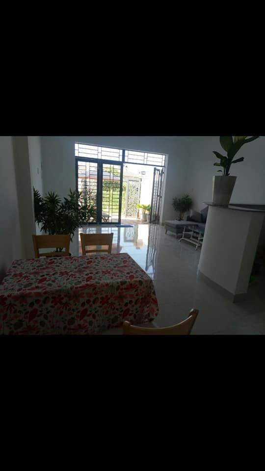 Cần bán căn nhà xã vĩnh trung 1 trệt một lầu diện tích diện 85,6 m2 nhà mới xây hướng đông nam mát.