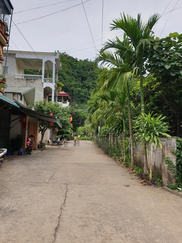 BÁN NHÀ CẤP 4 CÓ GÁC XÉP, GIÁ CỰC TỐT CHO GĐ TRẺ. Đ/c: tổ 4, p. Quyết Tâm, tp. Sơn La