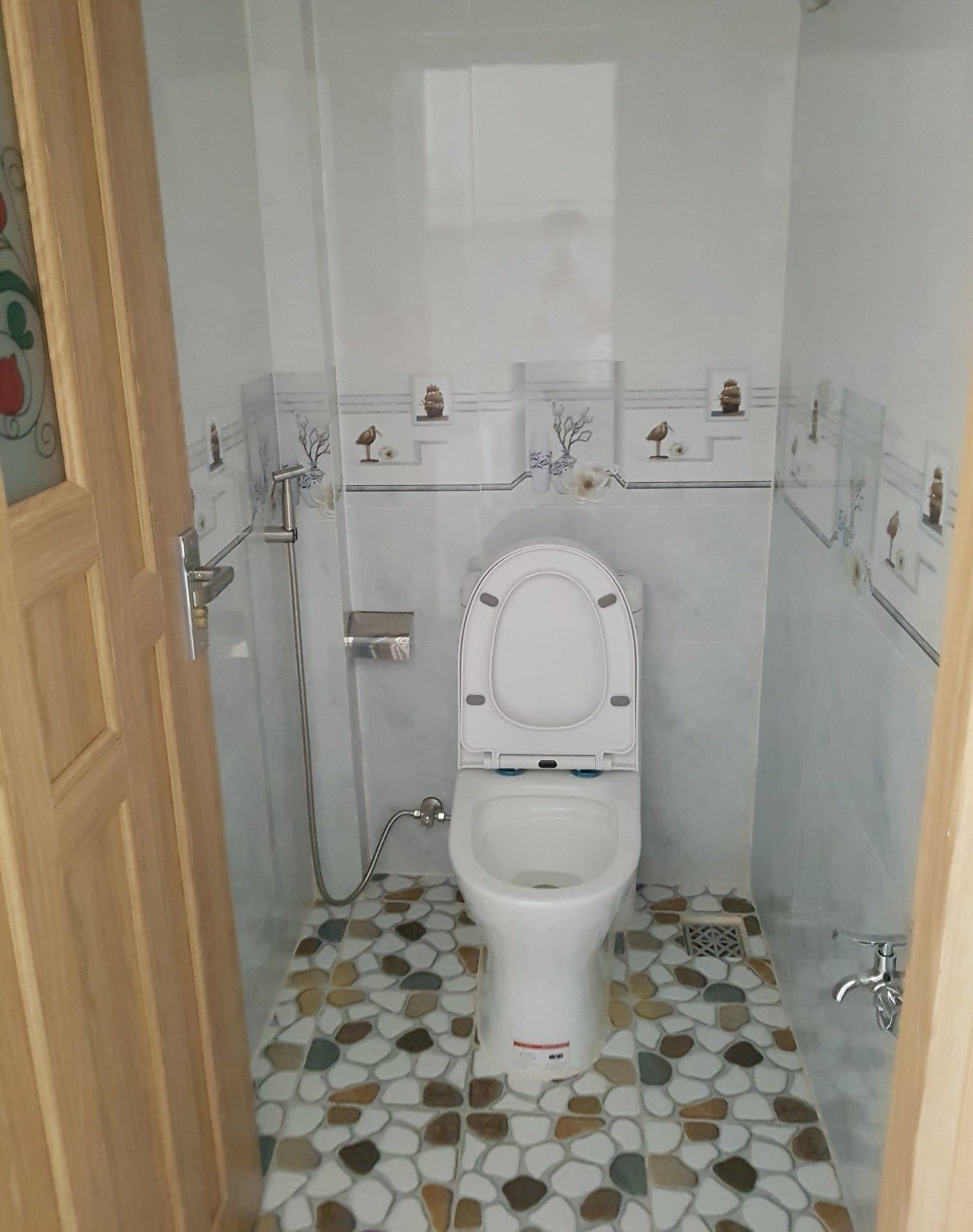 Nhà sạch sẽ mới xây , khu vực an ninh bao gồm 1 trệt 1 lầu 2 phòng ngủ 2 toilet đường 7 linh trung
