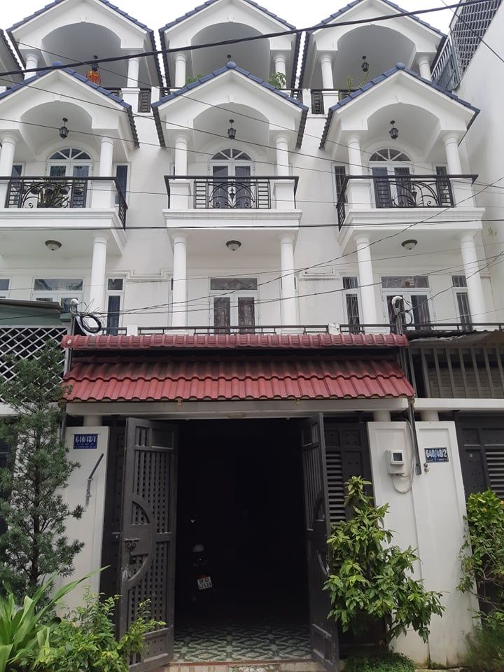 Nhà chính chủ q12 phường thạnh lộc đường Hà huy giáp. dt 4x17m .Có 1pk .1bep 4pn 5wc.