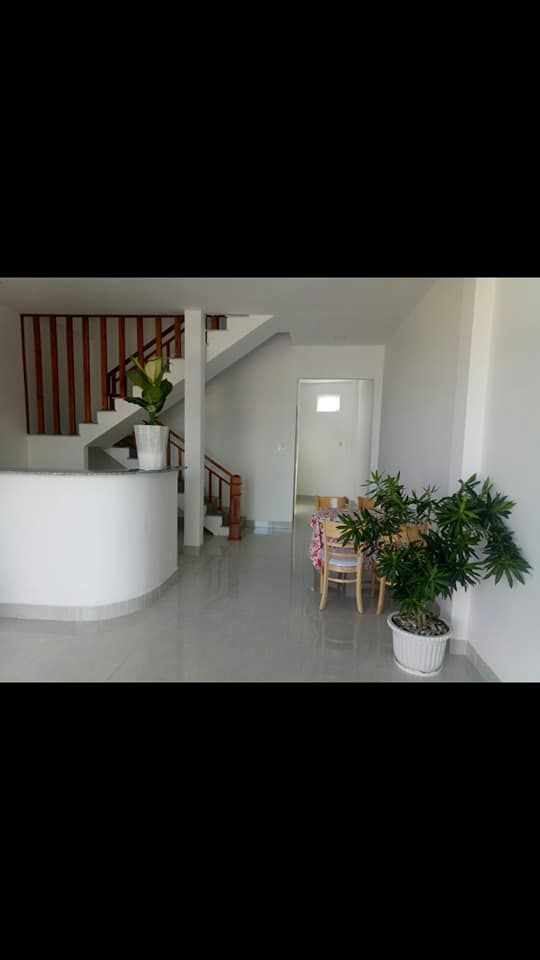 Cần bán căn nhà xã vĩnh trung 1 trệt một lầu diện tích diện 85,6 m2 nhà mới xây hướng đông nam mát.