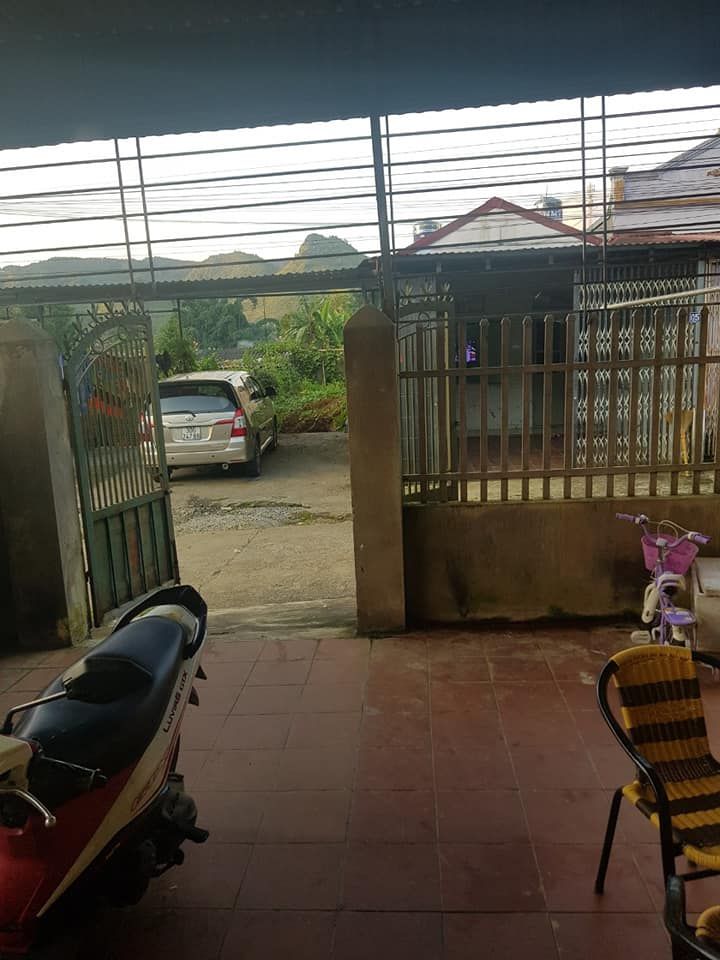 bán nhà cấp 4 gồm : 1 phòng ngủ , 1 phòng khách , 1 bếp , 1 vệ sinh sn77 ngõ 214 dg bế văn đàn