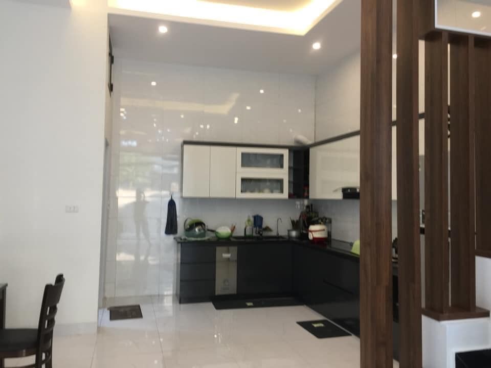 bán nhà 3 tầng . Phường chi lăng . Gần công an tỉnh gần trường sư phạm . Nhà với thiết kế hiện đại