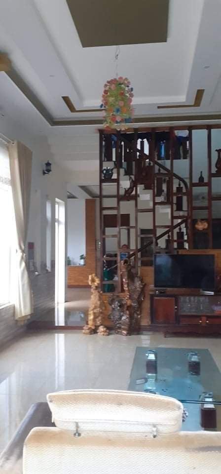 Chào bán thửa đất và ngôi nhà 2 tầng 10x60m có bìa thổ cư 150m2 3p ngủ