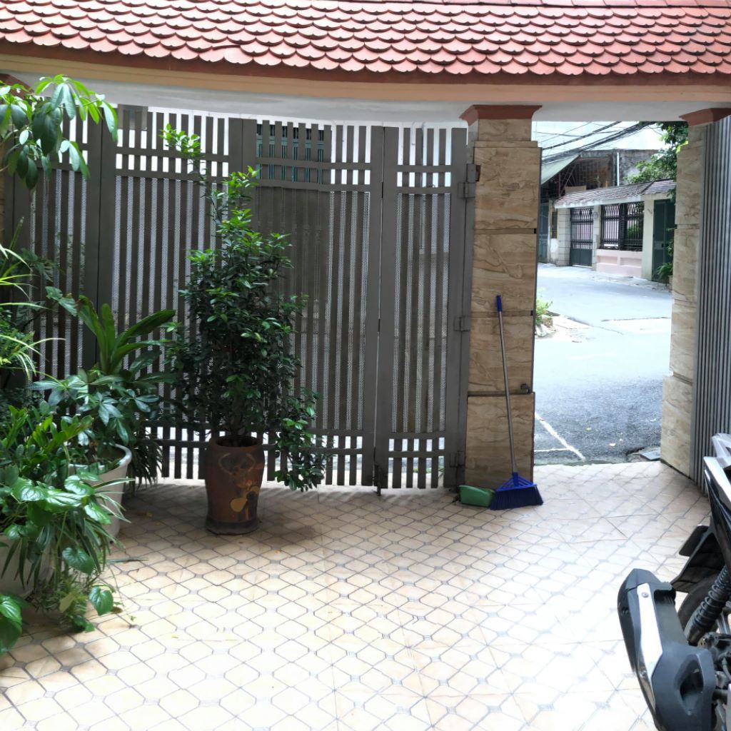 Cho thuê nhà nguyên căn 155 phố Yên Lạc, quận Hai Bà Trưng, Hà Nội