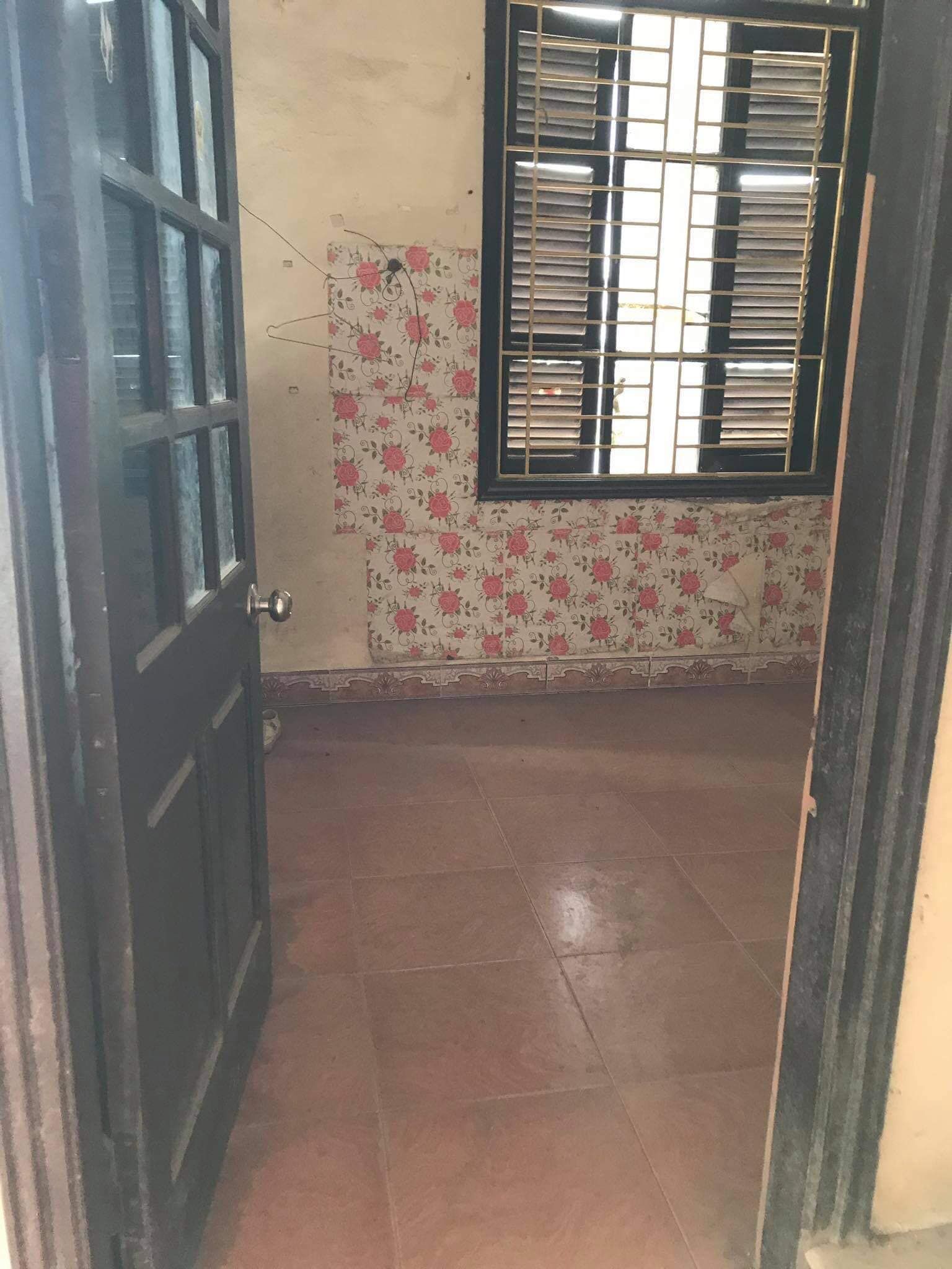Cho thuê nhà 2 tầng 1 tum sau siêu thị Lan Chi Thường Tín
