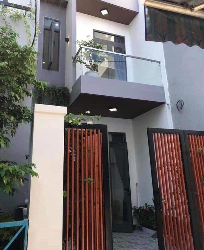 CẦN BÁN CĂN NHÀ GẤP Nhà cách chợ Bình Chánh khoảng 1,5km.