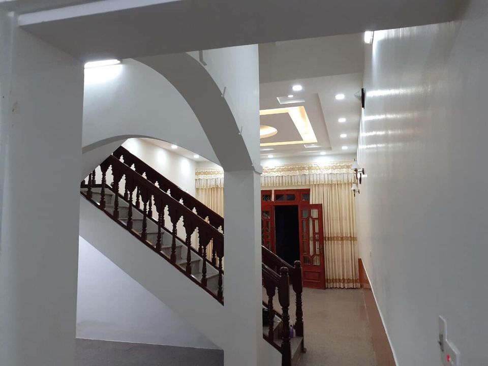 Bán nhà 3 tầng chính chủ đường Mỹ Sơn P Vĩnh Trại gần trường học gần chợ trục đường thuận tiện dân