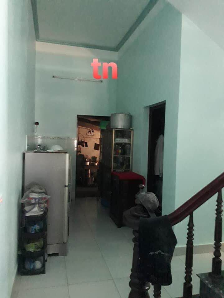 Do nhu cầu chuyển đổi gia đình cần bán nhà 2 tầng dân xây TÂM HUYẾT mặt đường khu Tô Hiến Thành