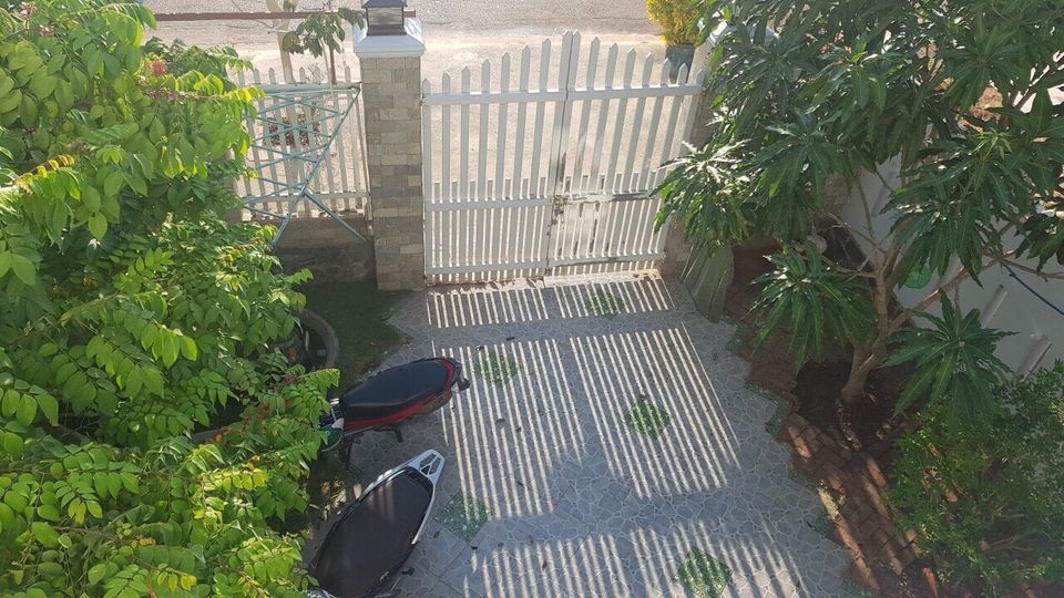 Cho thuê nhà nguyên căn khu dân cư Hùng Vương Dt:160m2(8*20) Gía 15trieu/tháng