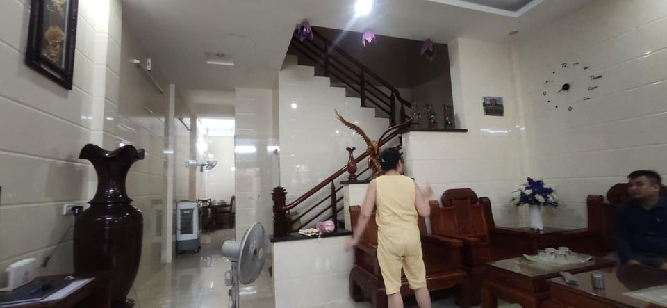 Bán nhà 3 tầng ngõ đường tuệ tĩnh.... Phường hà huy tập, gần bệnh viện y học cổ truyền..