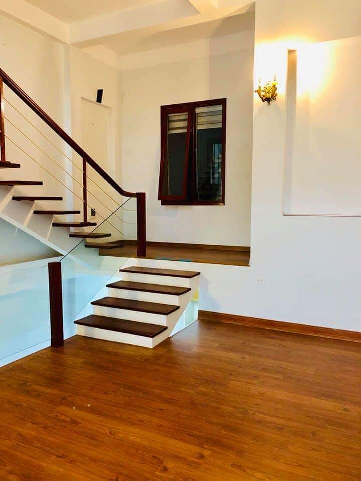 Bán nhà 3 tầng mới chưa ở khu vực Cửa Nam , giá chỉ 2,5xx tỷ