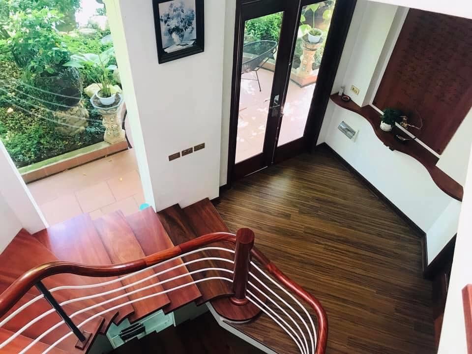 Bán nhà 3 tầng hộ khẩu tp Vinh, cách chợ Vinh 2km.