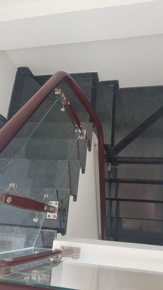 Cho thuê nhà nguyên căn khu dân cư Hùng Vương Dt:160m2(8*20) Gía 15trieu/tháng