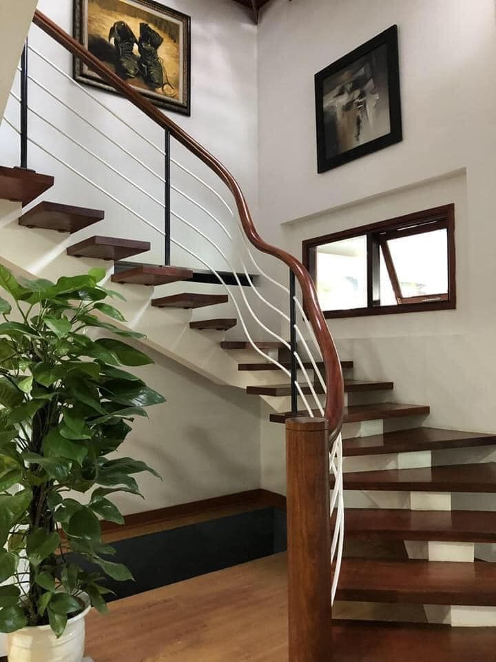 Bán nhà 3 tầng hộ khẩu tp Vinh, cách chợ Vinh 2km.