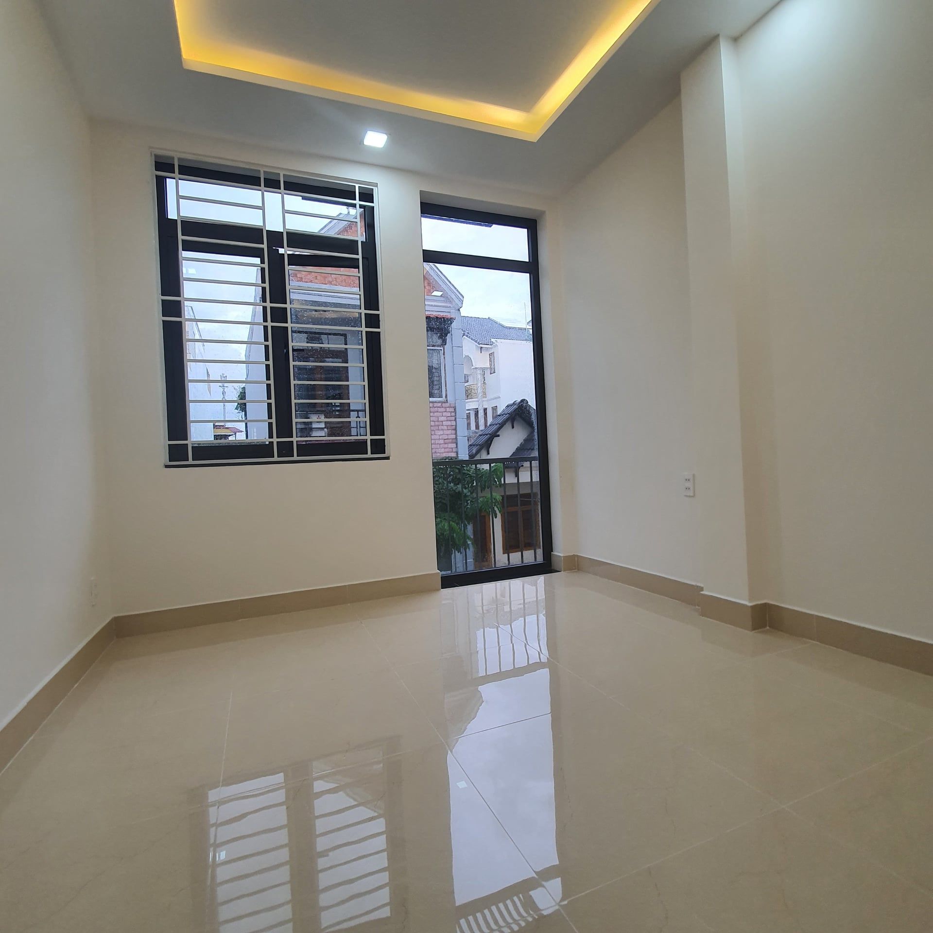 Cho thuê nhà mặt tiền Trần Xuân Soạn Quận 7