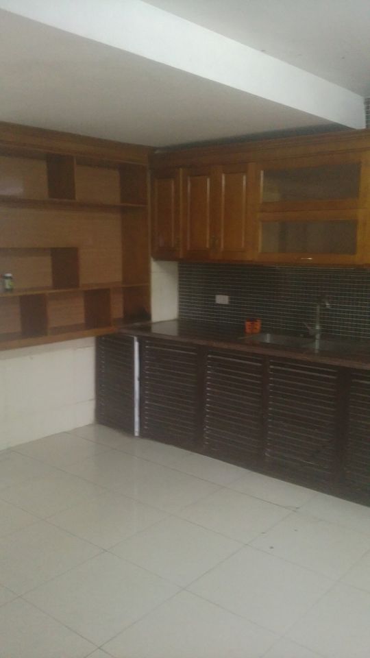 Chúng tôi được chủ nhà giao bán căn nhà 3 tầng xây 2015. Trưng Vương