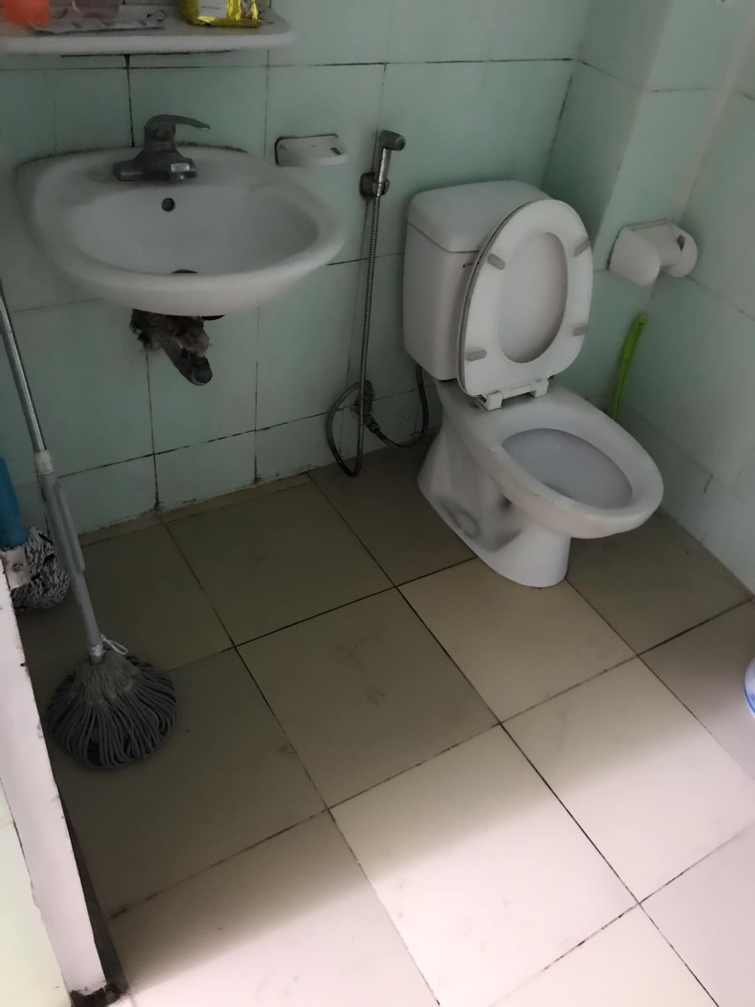Cho thuê nhà tại Gia Thuỵ- Long Biên 35m2+1gac xép 20m2= 55m2 Xây cực cao thoáng mát