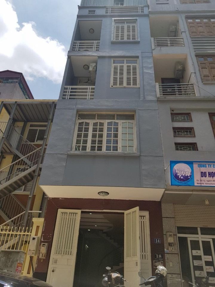 Cho thuê nhà tại Dương Khuê dt 60m2 * 5 tầng, nhà đầy đủ điều hòa, nóng lạnh, vỉa hè rộng, đỗ được.