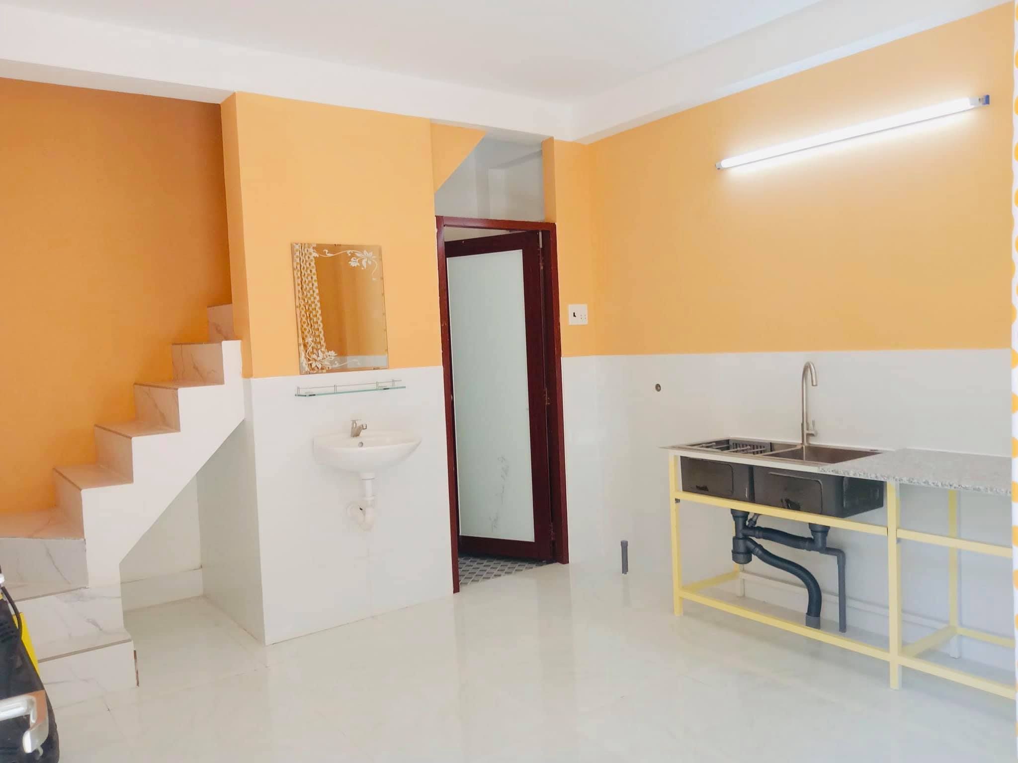 Cho thuê căn nhà mới xây cao cấp phường Trường Thọ, Thủ Đức, 1 trệt 2 lầu, 2 phòng ngủ, 2 WC, 1 bếp