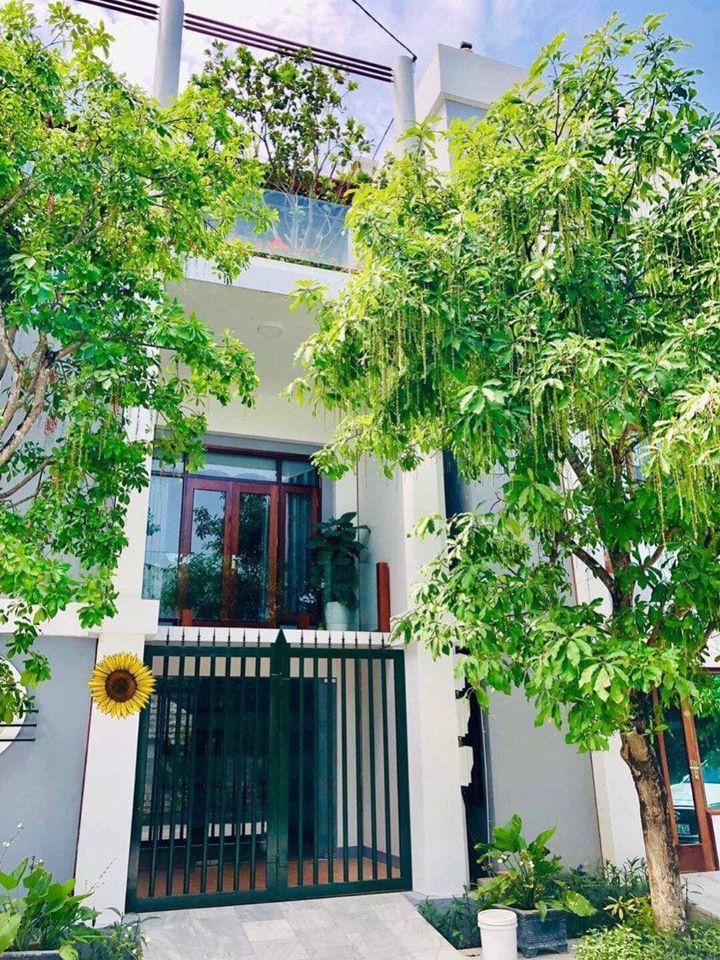 Bán nhà 3 tầng mới chưa ở khu vực Cửa Nam , giá chỉ 2,5xx tỷ