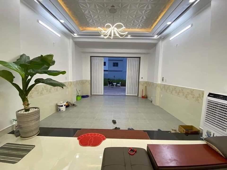 Bán nhà gần chợ Bình chánh, Shr đối diện KCN 9 chủ 0903.752.751