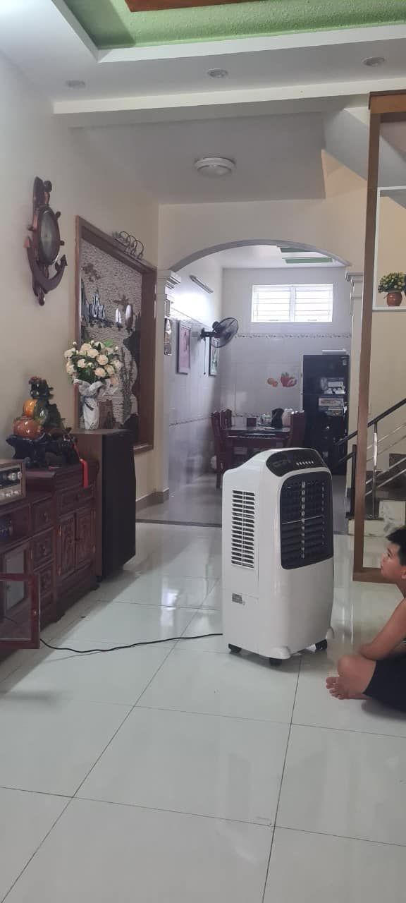 Cho thuê nhà 3 tầng to, mới xây đẹp 80m2, 3 tầng gồm có 3 phòng ngủ và 1 phòng thờ, An Đà HP