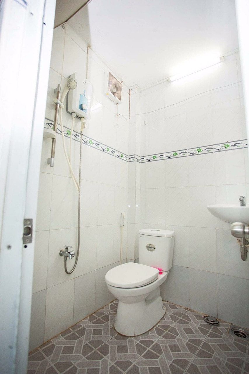 Cho thuê nhà đẹp nội thất cơ bản giá rẻ bùi văn ba ngay khu chế xuất giá 5tr