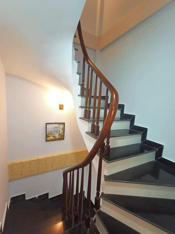 BÁN GẤP NHÀ ĐẸP PHỐ 8/3 HBT, AN SINH, TIỆN ÍCH 46/30M2, 5 TẦNG, MT 7,2M GIÁ 3,75 TỶ
