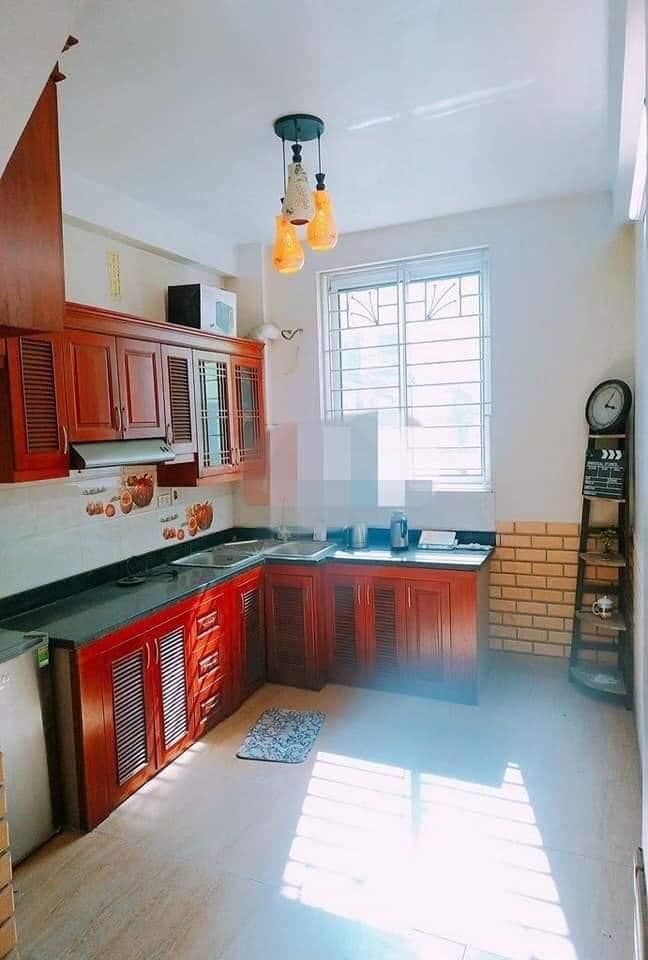 Cho thuê nhà ở ngõ 189 Hoàng Hoa Thám, ngõ thông ra 279 đội cấn, Văn cao, rất gần hồ tây.