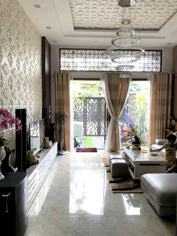 Bán Nhà đẹp 3 tầng - Full nội thất cao cấp - Mặt tiền Hải Châu.