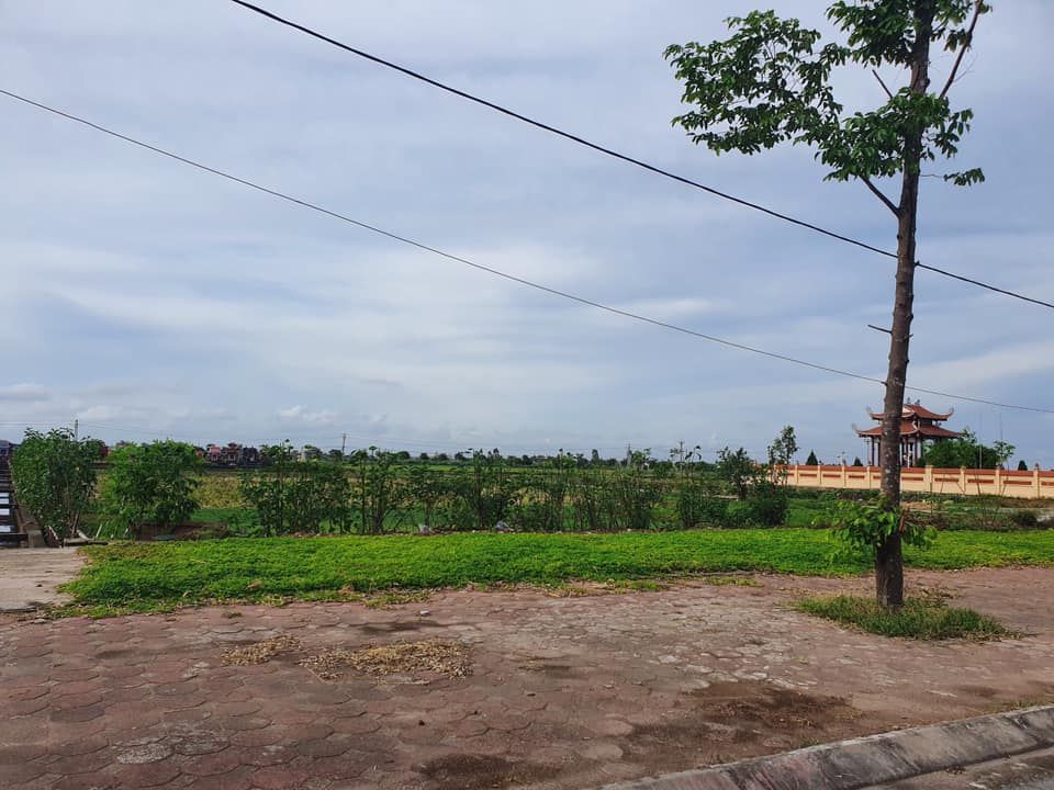 Chính chủ cần tiền bán gấp mảnh đất tại thị trấn thanh nê huyện kiến xương giá 1x.