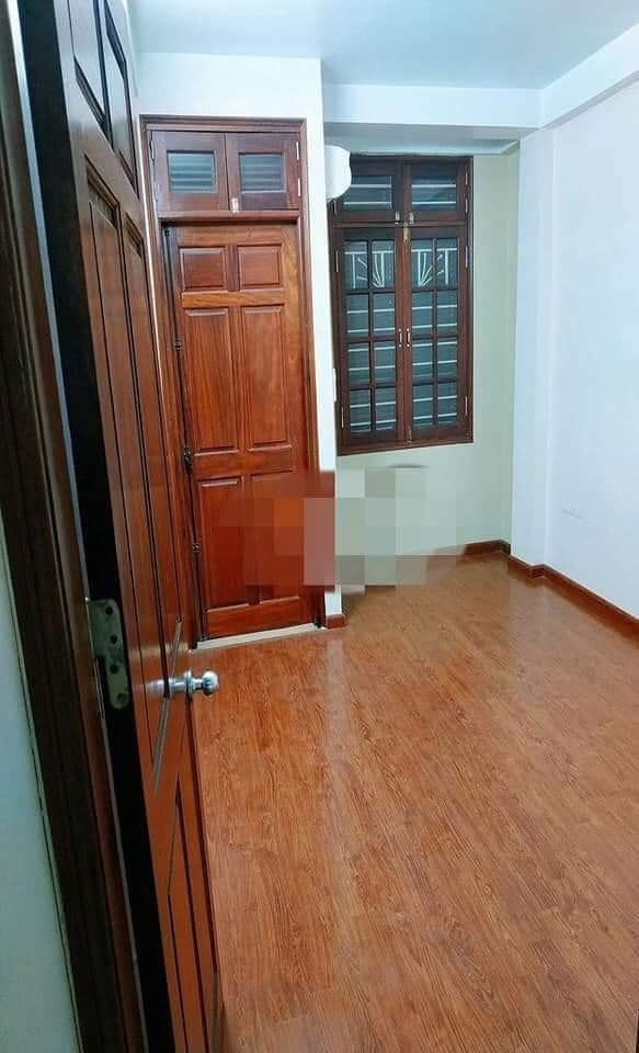 Cho thuê nhà ở ngõ 189 Hoàng Hoa Thám, ngõ thông ra 279 đội cấn, Văn cao, rất gần hồ tây.