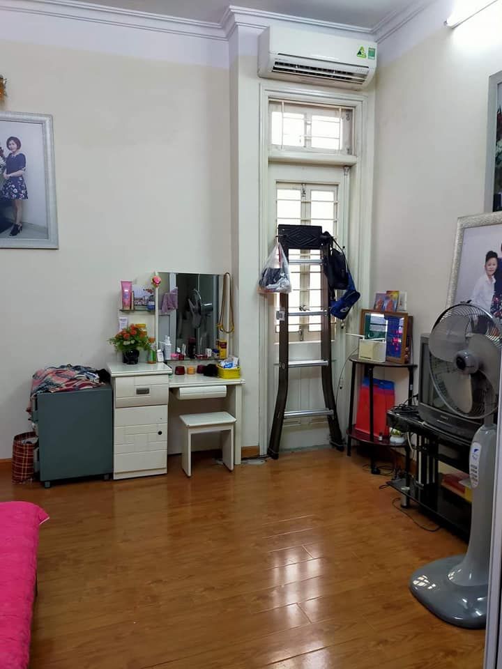 NHỈNH 2 TỶ NHÀ ĐẸP TRƯƠNG ĐỊNH HAI BÀ TRƯNG DT 25/28M2, XÂY 4 TẦNG AN SINH, TIỆN ÍCH