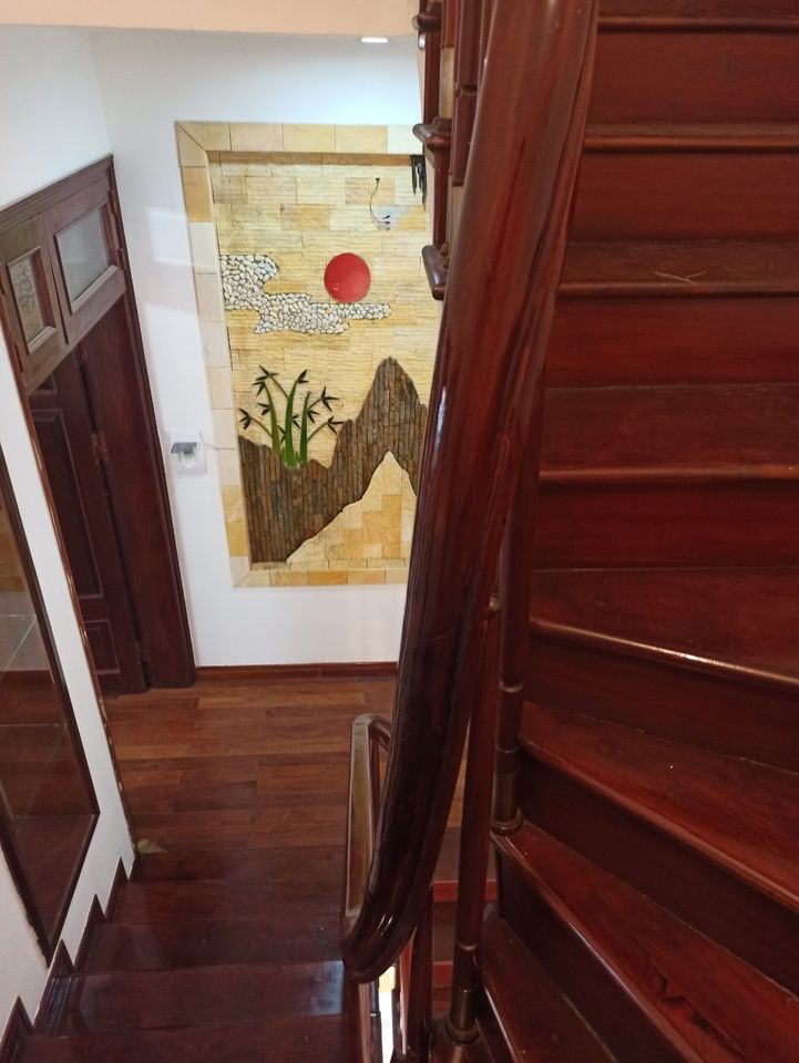 Chủ nhà cần bán gấp nhà phố Phùng Chí Kiên, phường Nghĩa Đô, quận Cầu Giấy, Hà Nội.