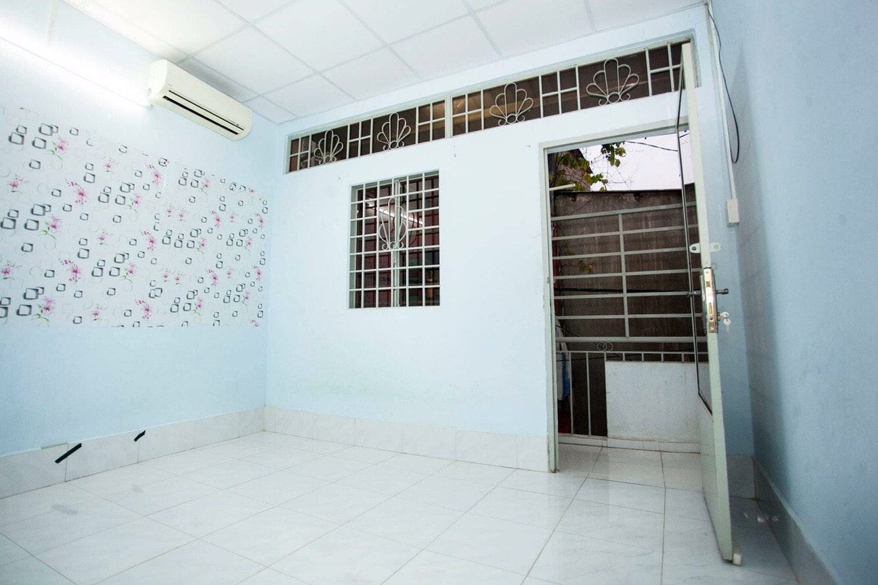 Cho thuê nhà đẹp nội thất cơ bản giá rẻ bùi văn ba ngay khu chế xuất giá 5tr
