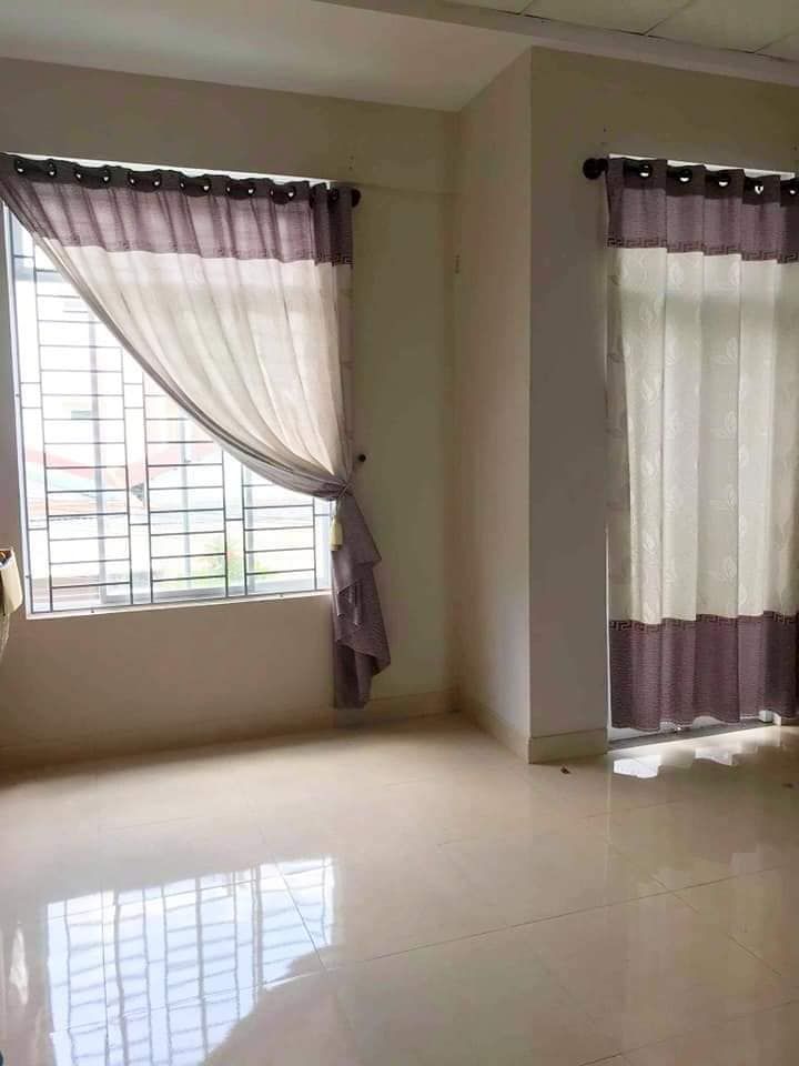 Trả trước 400tr. Để chuyển vô ở căn nhà xây 2 năm. Nhà 2 tầng. Móng 5 tầng. kp.4_p.1. Đông Hà