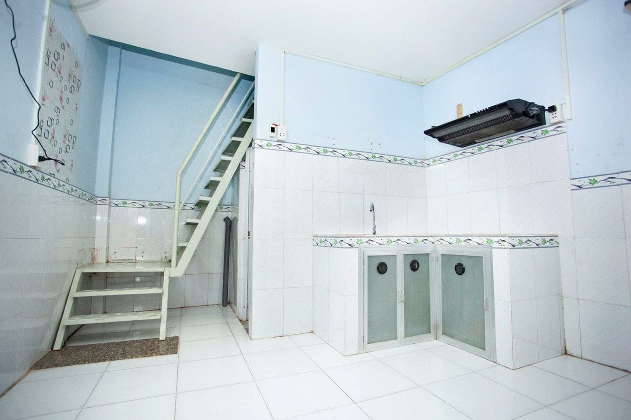 Cho thuê nhà đẹp nội thất cơ bản giá rẻ bùi văn ba ngay khu chế xuất giá 5tr