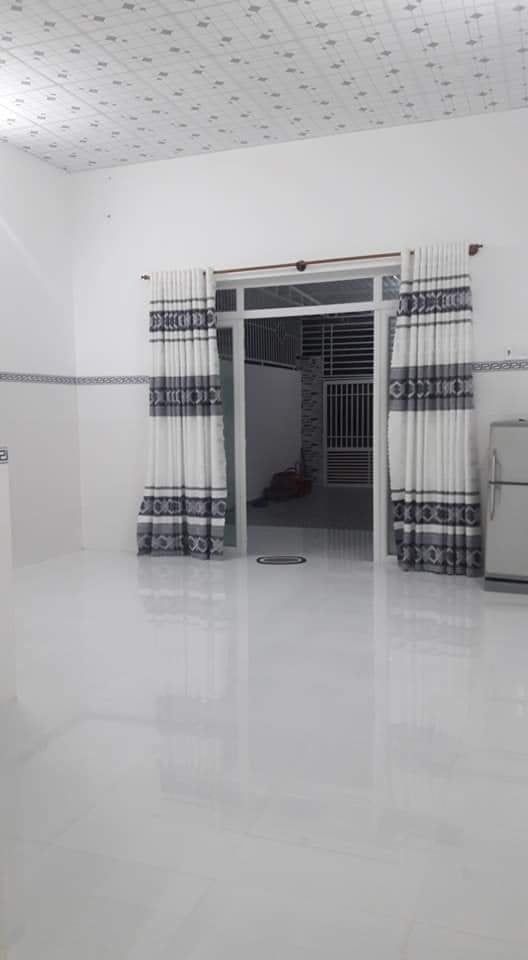 Cho Thuê Nhà Nguyên Căn Mặt Tiền Đường Phạm Hùng Tp Phan Thiết Dt 100m2(5x20) Giá 6,5 triệu/1 tháng