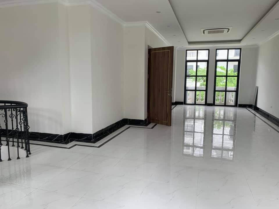 Cho thuê căn hộ Vimhom HP-2 mặt tiền, mặt trước đối diện tòa nhà cao tầng vimcompalaza