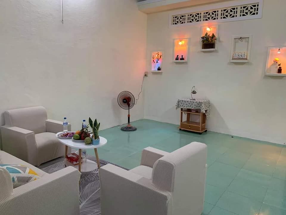 Chính chủ cần bán nhà hẻm oto 128 hoàng hoa thám, 5,3*25, hướng Tây nam: sân , phòng khách 2pn