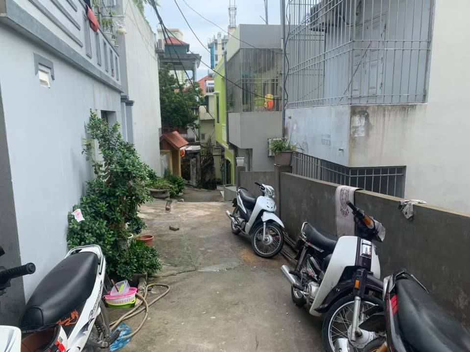 Bán nhà ngõ 4 Nguyễn văn cừ Ngay giữa trung tâm thành phố giá chỉ 1xxx 1 căn Bảo gồm NT cơ bản