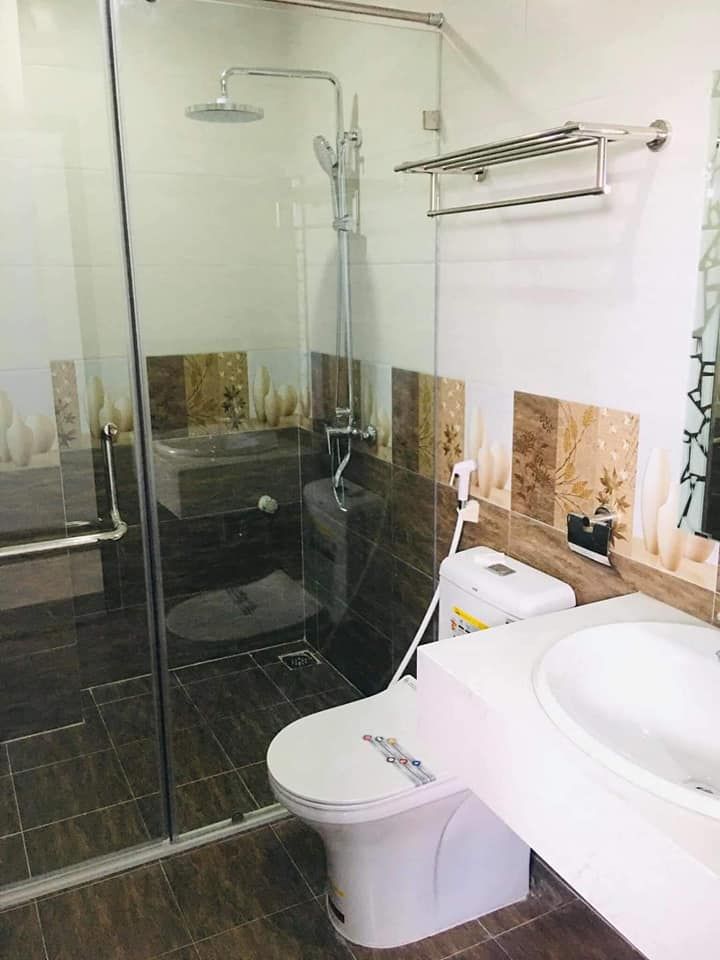 BÁN GẤP NHÀ MỚI ĐẸP KHƯƠNG TRUNG, LÔ GÓC, KINH DOANH TIỆN ÍCH DT 50M2,5 TẦNG GIÁ 4,75 TỶ NHÀ MỚI