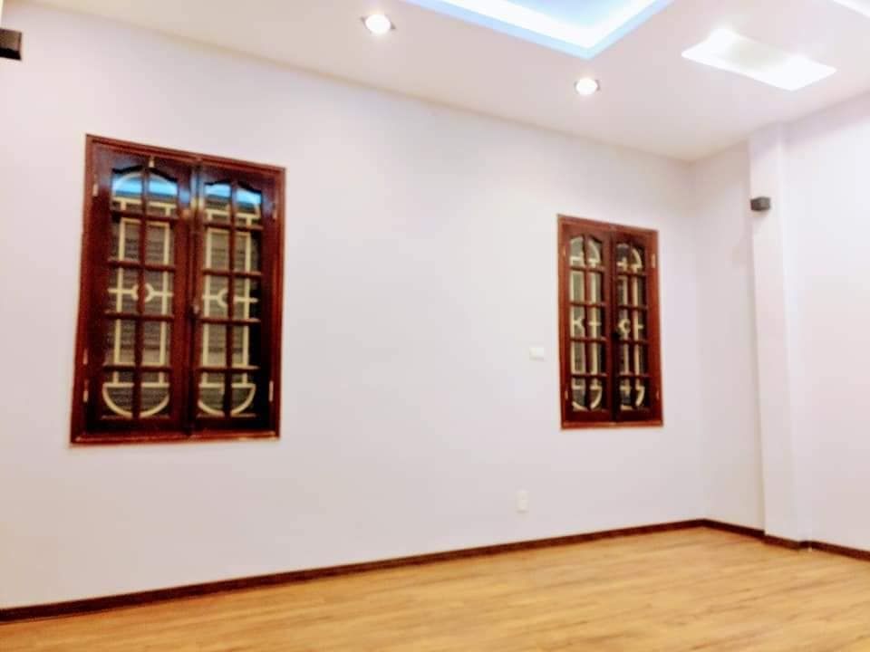 bán LÔ GÓC 3 MẶT THOÁNG - NGÕ 3M - 20M RA Ô TÔ TRÁNH - 50M RA MP - TT QUẬN HBT + Vị trí đẹp gần phố