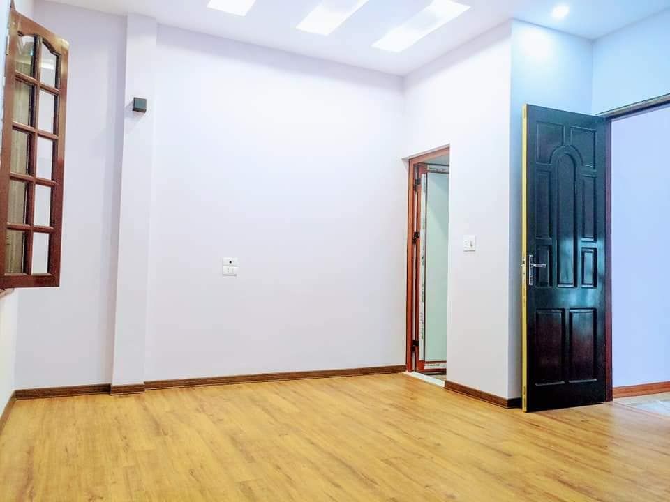 bán LÔ GÓC 3 MẶT THOÁNG - NGÕ 3M - 20M RA Ô TÔ TRÁNH - 50M RA MP - TT QUẬN HBT + Vị trí đẹp gần phố