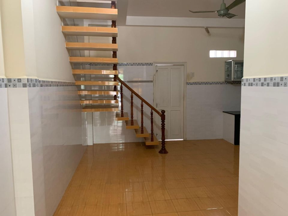 CHO THUÊ NHÀ NGUYÊN CĂN 1 TRỆT 1 LẦU ĐẸP TRUNG TÂM THÀNH PHỐ PHAN THIẾT GIÁ RẺ