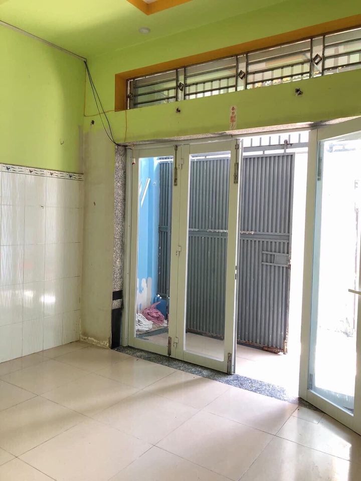 NHÀ 1 TRỆT 1 LẦU - HẺM CHỢ BÔNG SEN HÙNG VƯƠNG TPST Vị trí: Hẻm ngang Hồ Nước Ngọt